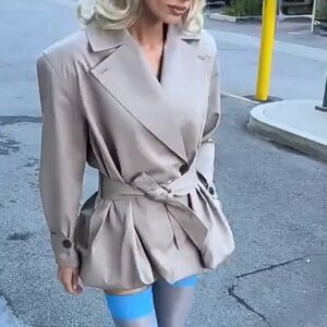 HELSA Beige short bubble hem trench Jacket in stone xxs